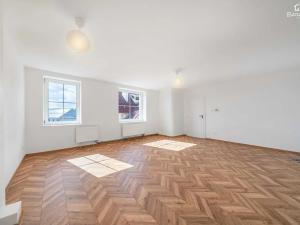 Prodej bytu 1+1, Plzeň, náměstí Míru, 55 m2