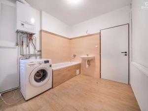 Prodej bytu 1+1, Plzeň, náměstí Míru, 55 m2