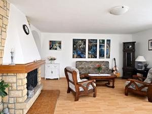 Prodej rodinného domu, Vyžlovka, Na Poštolce, 180 m2