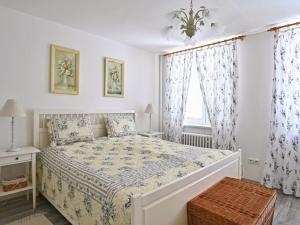 Prodej rodinného domu, Vyžlovka, Na Poštolce, 180 m2