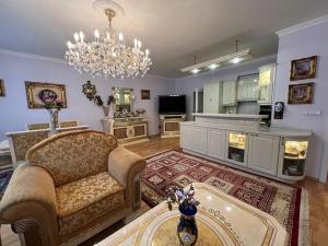 Prodej bytu 4+kk, Karlovy Vary, Sadová, 100 m2