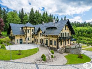 Pronájem ubytování, Jablonec nad Nisou, U Lesního divadla, 2930 m2