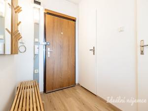 Pronájem bytu 2+kk, Praha - Modřany, Pertoldova, 41 m2
