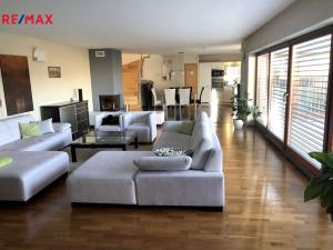 Pronájem rodinného domu, Praha - Hloubětín, Šestajovická, 320 m2