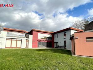 Pronájem rodinného domu, Praha - Hloubětín, Šestajovická, 320 m2