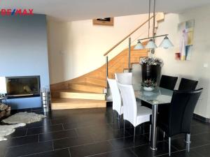 Pronájem rodinného domu, Praha - Hloubětín, Šestajovická, 320 m2