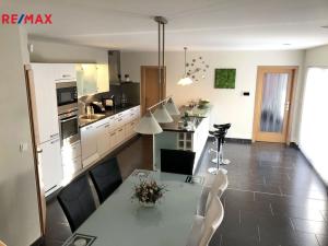 Pronájem rodinného domu, Praha - Hloubětín, Šestajovická, 320 m2