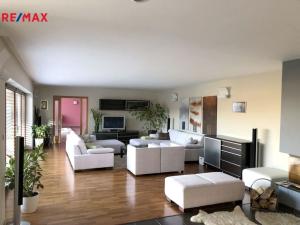 Pronájem rodinného domu, Praha - Hloubětín, Šestajovická, 320 m2