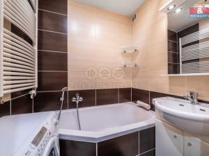 Prodej bytu 2+1, Hrádek - Nová Huť, 1. máje, 56 m2
