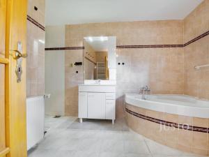 Prodej rodinného domu, Krupka - Unčín, Mánesova, 162 m2