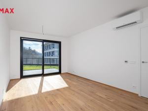 Prodej bytu 2+kk, Praha - Modřany, Československého exilu, 50 m2