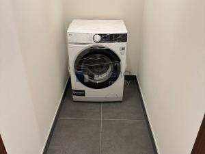 Pronájem bytu 2+kk, Praha - Smíchov, Nádražní, 65 m2