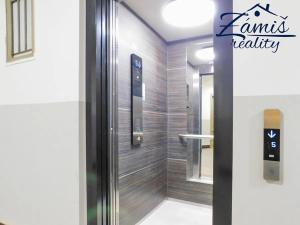 Pronájem bytu 2+kk, Praha - Bubeneč, Národní obrany, 54 m2