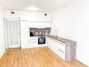 Pronájem bytu 2+kk, Praha - Vysočany, Smržových, 51 m2