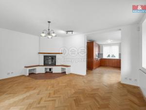 Prodej rodinného domu, Záryby, 200 m2