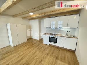 Pronájem bytu 1+kk, Praha - Smíchov, Na Valentince, 45 m2