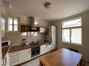 Pronájem bytu 3+1, Praha - Staré Město, Havelská, 89 m2
