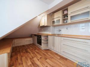 Prodej rodinného domu, Klešice, 365 m2