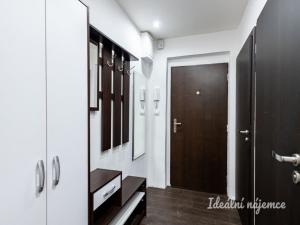 Pronájem bytu 3+1, Praha - Záběhlice, Hlavní, 72 m2
