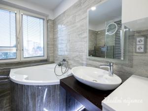 Pronájem bytu 3+1, Praha - Záběhlice, Hlavní, 72 m2