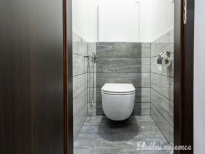 Pronájem bytu 3+1, Praha - Záběhlice, Hlavní, 72 m2