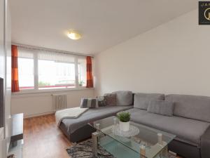Prodej bytu 2+1, Kladno, Petrohradská, 49 m2