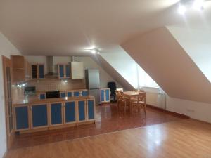 Pronájem bytu 3+kk, Praha - Střešovice, Parléřova, 110 m2