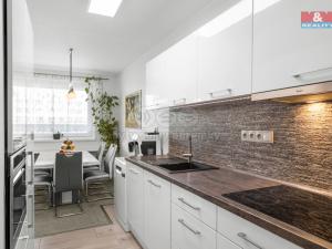 Prodej bytu 3+1, Praha - Řepy, Španielova, 74 m2