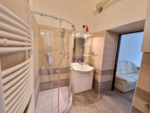Pronájem bytu 3+kk, Praha - Podolí, Na dolinách, 63 m2