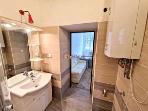 Pronájem bytu 3+kk, Praha - Podolí, Na dolinách, 63 m2
