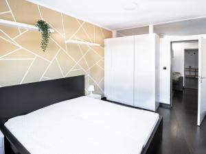 Pronájem bytu 3+kk, Praha - Karlín, Křižíkova, 76 m2