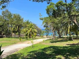 Prodej pozemku, Coxen Hole, Roatán, Honduras, 842 m2