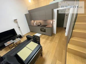 Pronájem bytu 1+kk, Praha - Vršovice, Bartoškova, 41 m2