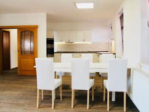 Pronájem bytu 4+kk, Jihlava, Kosmákova, 111 m2