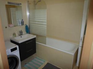Pronájem bytu 2+kk, Liberec, Seniorů, 56 m2