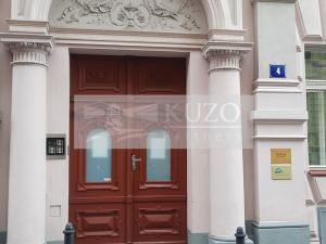 Pronájem garážového stání, Praha - Vinohrady, Mánesova, 10 m2