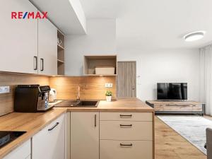 Pronájem bytu 2+kk, Praha - Libeň, Vojenova, 58 m2