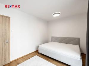 Pronájem bytu 2+kk, Praha - Libeň, Vojenova, 58 m2