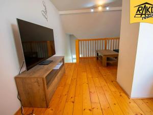 Pronájem bytu 2+kk, Mladé Buky, 42 m2
