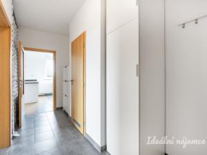 Pronájem bytu 2+kk, Praha - Horní Měcholupy, Na křečku, 56 m2