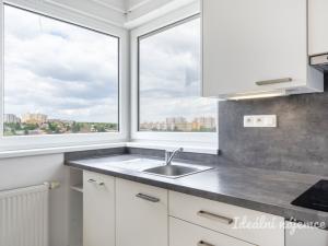Pronájem bytu 2+kk, Praha - Horní Měcholupy, Na křečku, 56 m2