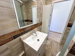 Prodej bytu 1+kk, Teplice - Řetenice, Bratislavská, 20 m2