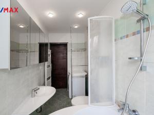 Prodej bytu 4+1, Karlovy Vary, Sládkova, 123 m2