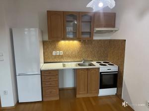 Pronájem bytu 1+kk, Praha - Strašnice, Názovská, 38 m2
