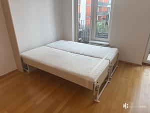 Pronájem bytu 1+kk, Praha - Strašnice, Názovská, 38 m2
