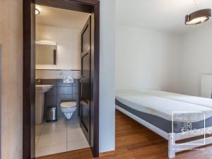 Pronájem bytu 2+kk, Praha - Ruzyně, Drnovská, 65 m2