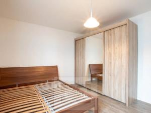 Pronájem bytu 2+kk, Praha - Dolní Měcholupy, Kryšpínova, 57 m2