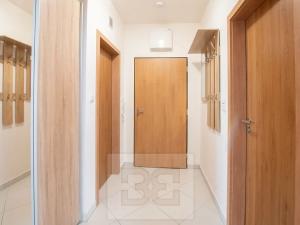 Pronájem bytu 2+kk, Praha - Dolní Měcholupy, Kryšpínova, 57 m2