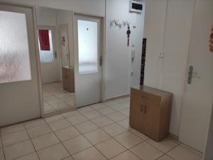 Pronájem bytu 3+1, Praha - Horní Měcholupy, Milánská, 76 m2