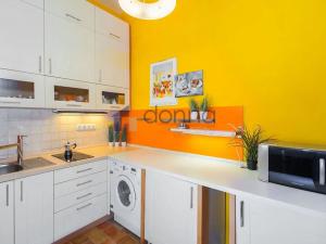 Pronájem bytu 1+1, Praha - Karlín, Pobřežní, 40 m2